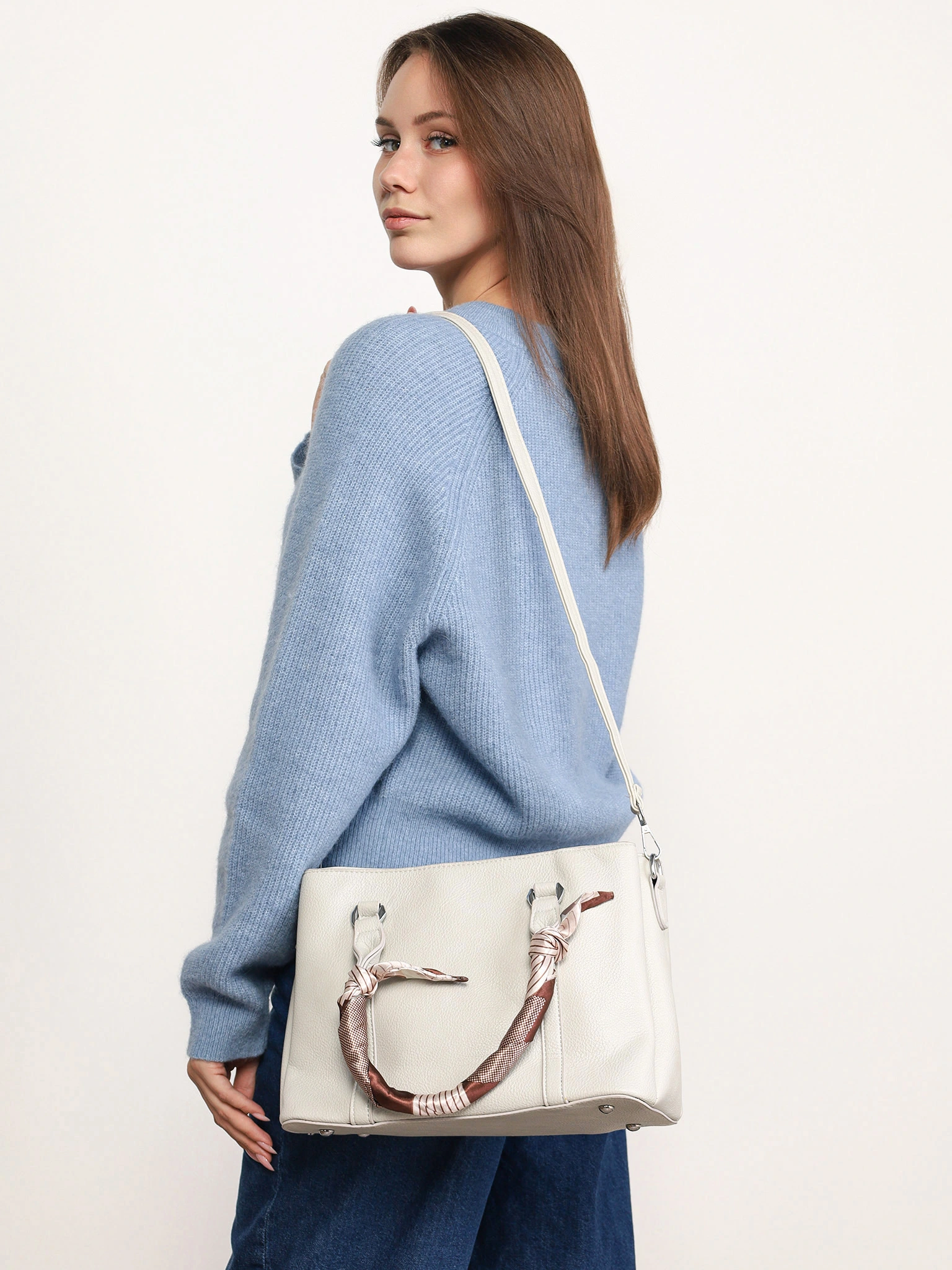 Сумка-тоут с декоративным платком в ассортименте